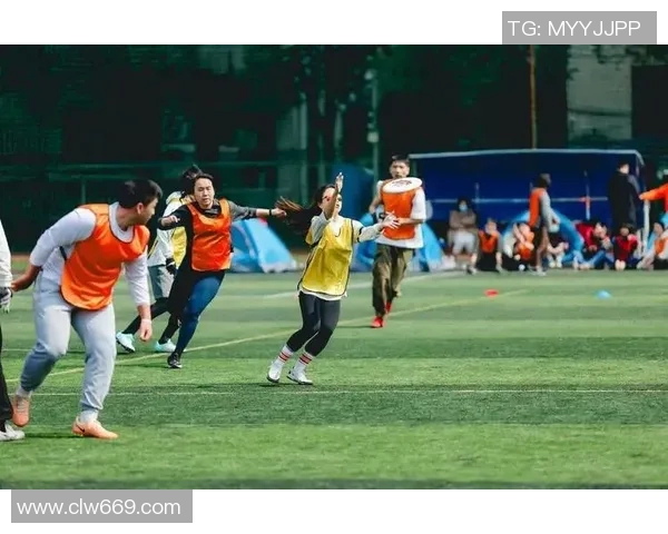 飞盘热潮下的争论杭州飞盘队技术问题引发广泛关注与讨论