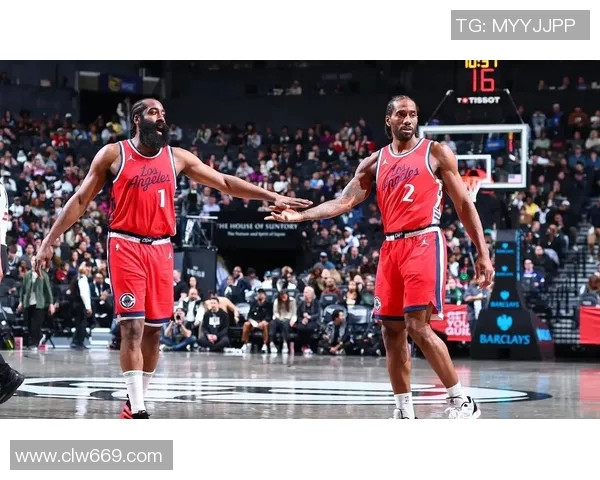6三分狂轰29分!火箭旧将首秀打败快船!比尔复出14中2挖大坑 6三分狂轰29分!火箭旧将首秀打败快船!比尔复出14中2挖大坑